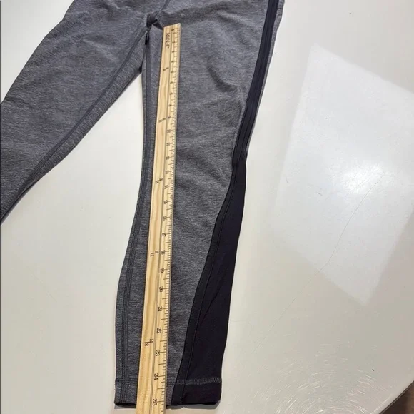 Lululemon Athletica Gray and Black Leggings with Streamlined Fit Size 6 - Picture 7 of 9